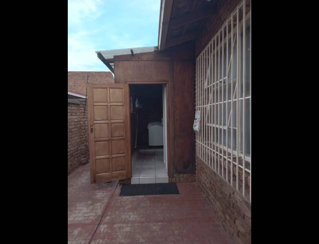 2 BEDROOM TOWNHOUSE FOR SALE IN EDELWEISS